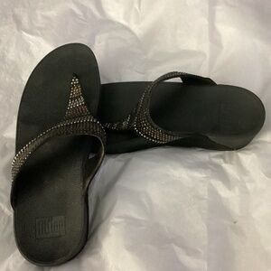 FITFLOP Wedge Thong ( Size: 10) ( Color:: Brown/ Silver/ Black) PREOWNED